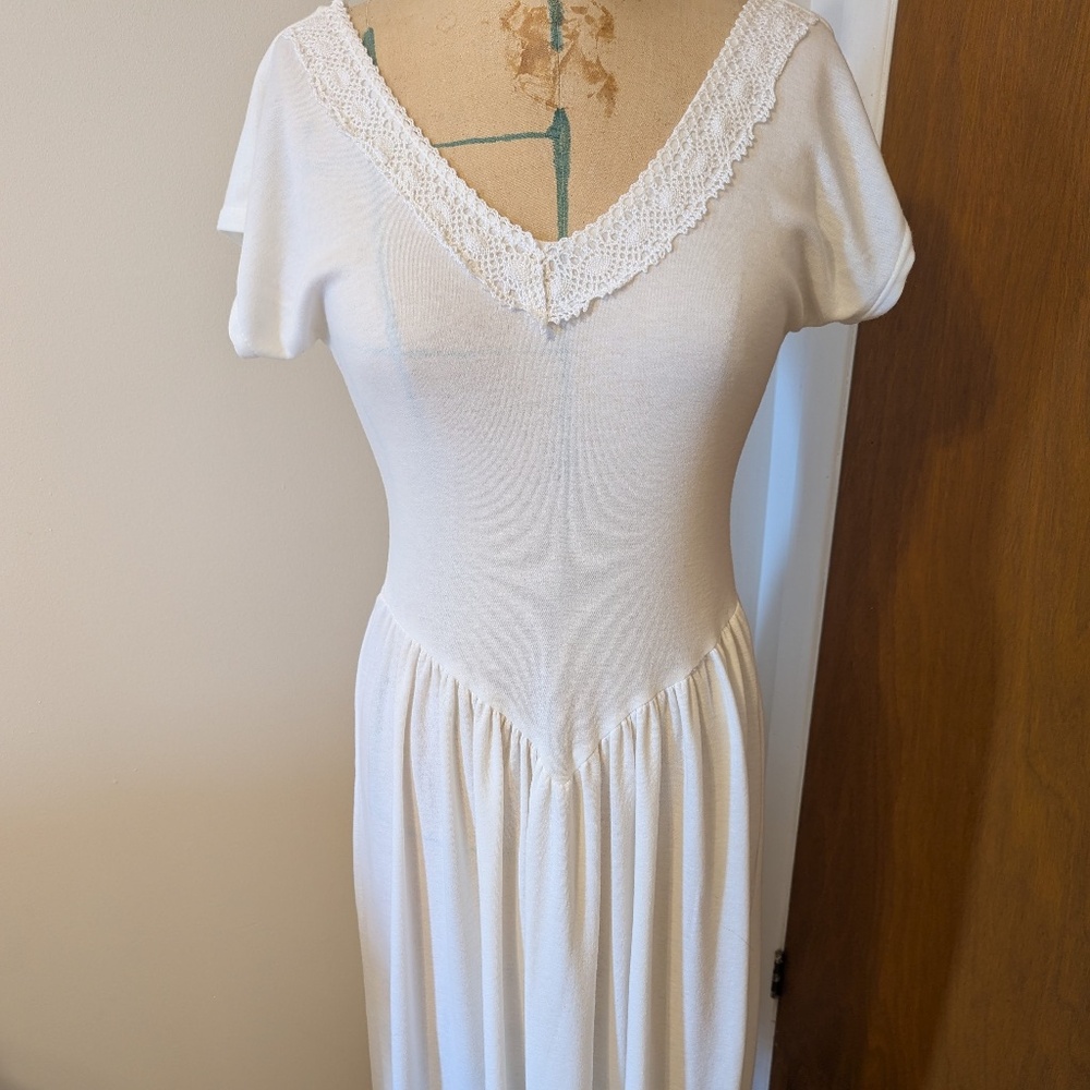 80's White Dress with V waistline